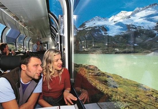 Švýcarsko letecky s panoramatickými vlaky Bernina Express a Ledovcový Express - 