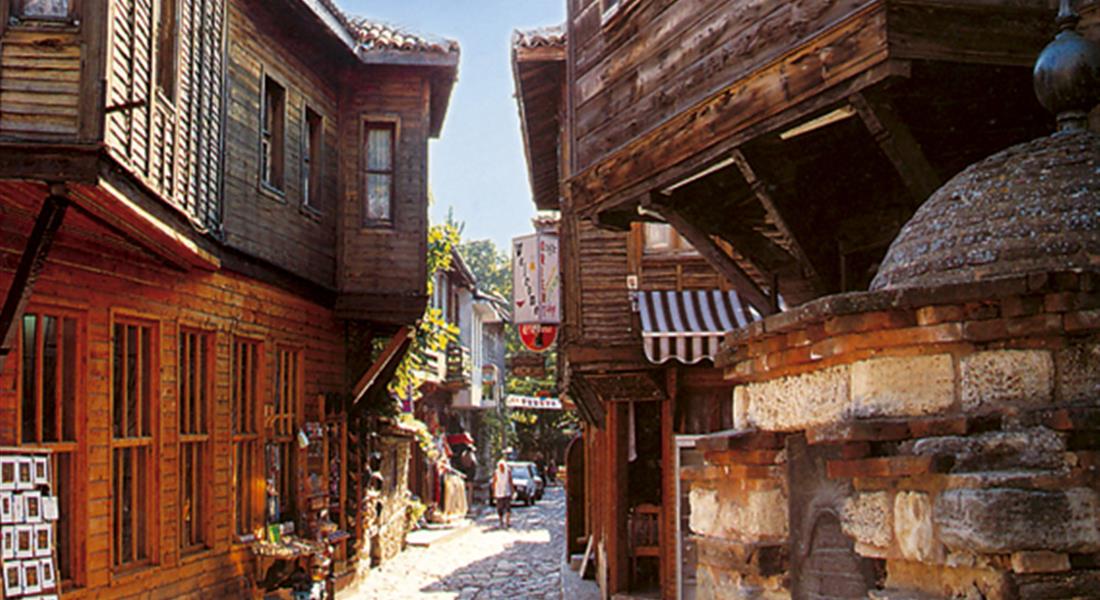 Slunečné pobřeží - Bulharsko_Nesebr_staré město s památkami a starodávnými uličkami je ideální k výletům.